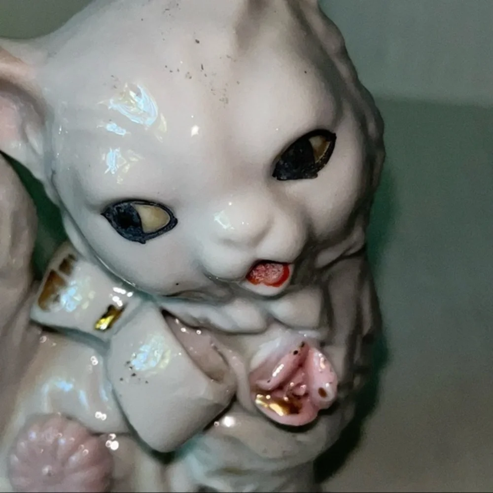 Vintage Porcelain Hand Painted‎ Cat Figurine